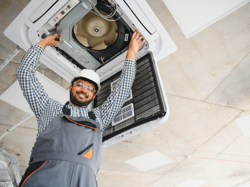 specialist-repairs-the-air-conditioner-2025-03-16-04-38-31-utc